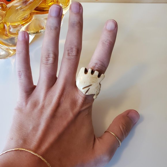 Hand Carved Natural Bone Beige Brown Animal Elephant Etched Ring - Picture 3 of 7